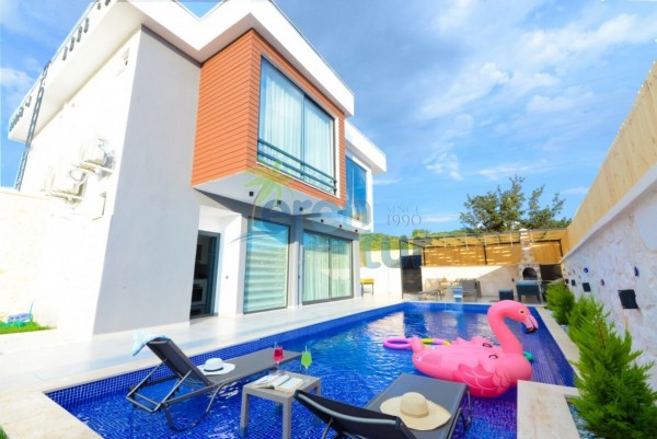 Kaş Ağullu Mevkiinde 4 Kişilik Tatil Villası