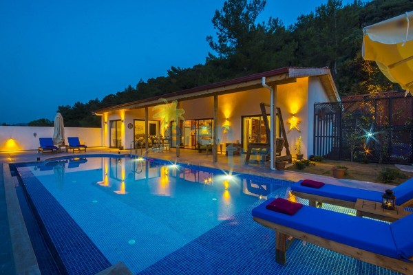 Kalkan Sarıbelen Köyünde 4 Kişilik Korunaklı Tatil Villası