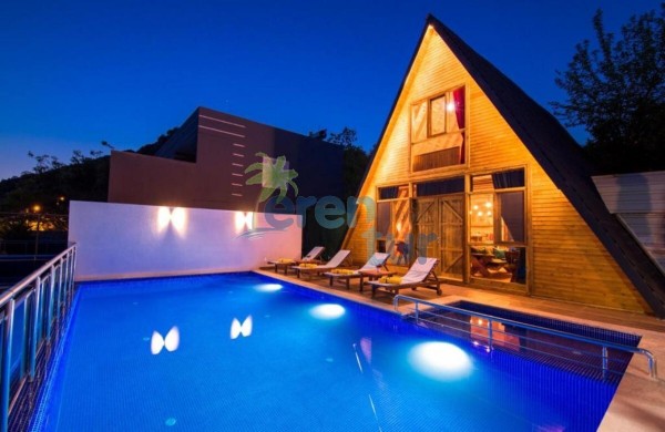 İslamlar Köyünde 4 Kişilik Korunaklı Ahşap Tatil Villası