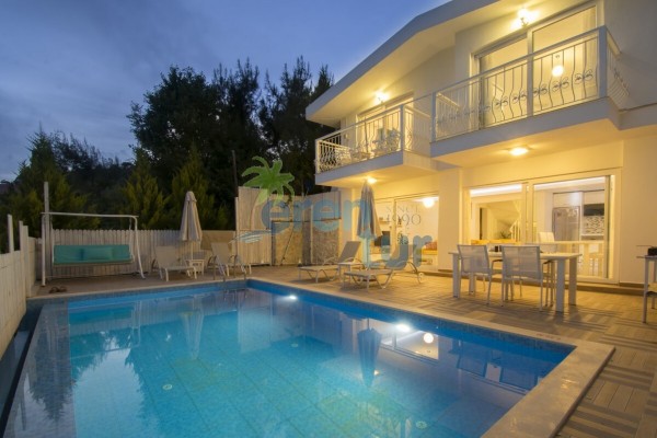 İslamlar da 4 Kişilik Muhafazakar Balayı Villası