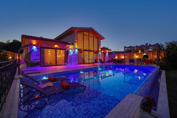 Patara Antik Kentinde 5 Kişilik Taş Korunaklı Villa
