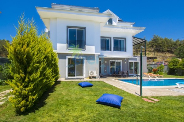Fethiye Çalış Mevkiinde 15 Kişilik Tatil Villası